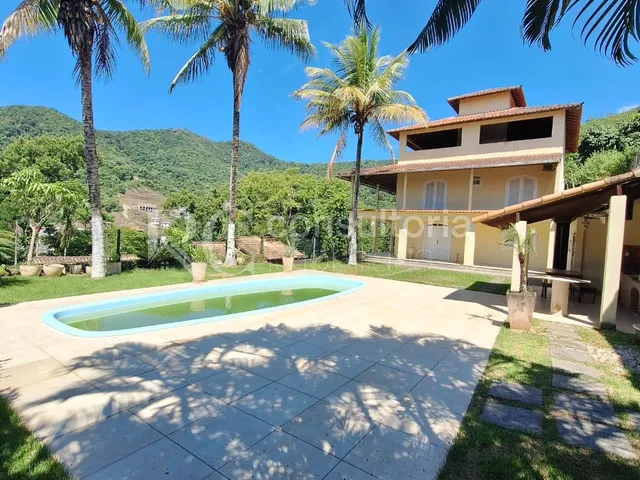 Imagem: Casa de alto padrão em condomínio exclusivo
