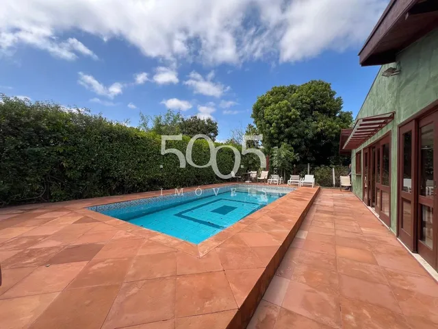 Imagem: Casa Estilo Colonial À Venda no Condomínio