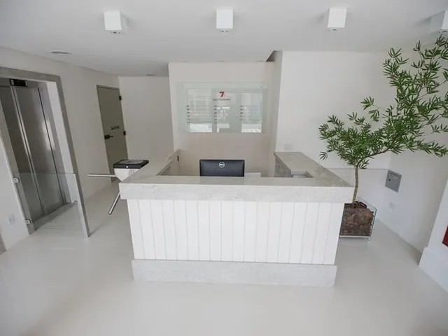 Imagem 2: Excelente Oportunidade de Investimento: Sala Comercial À Venda no Centro de Curitiba-Pr