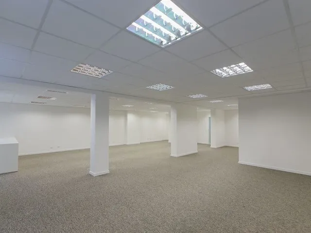 Imagem 15: Excelente Oportunidade de Investimento: Sala Comercial À Venda no Centro de Curitiba-Pr