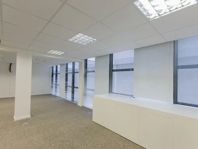 Imagem 13: Excelente Oportunidade de Investimento: Sala Comercial À Venda no Centro de Curitiba-Pr