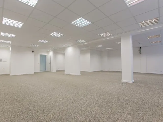 Imagem 8: Excelente Oportunidade de Investimento: Sala Comercial À Venda no Centro de Curitiba-Pr