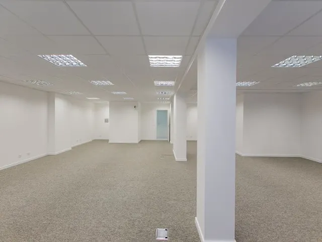 Imagem 7: Excelente Oportunidade de Investimento: Sala Comercial À Venda no Centro de Curitiba-Pr