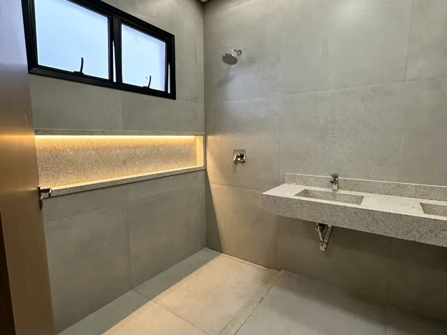 Imagem 15: Casa Térrea com 3 suítes, 4 vagas, Salas integradas, Área gourmet, Piscina no