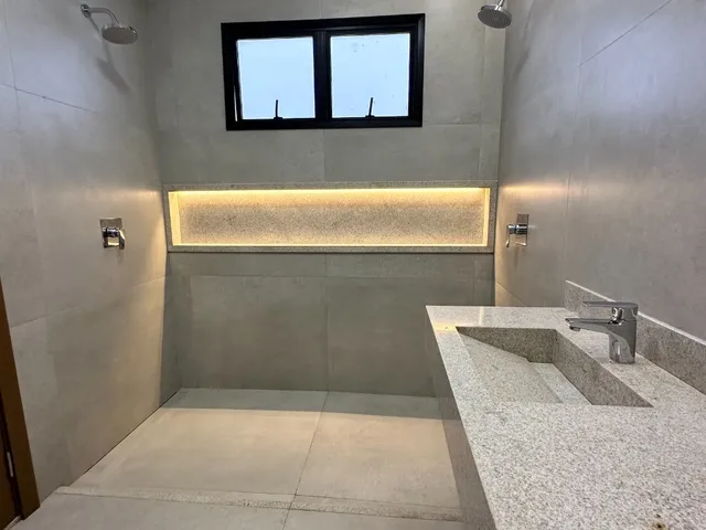 Imagem 11: Casa Térrea com 3 suítes, 4 vagas, Salas integradas, Área gourmet, Piscina no