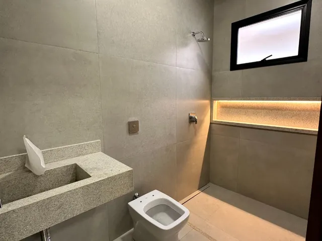 Imagem 16: Casa Térrea com 3 suítes, 4 vagas, Salas integradas, Área gourmet, Piscina no