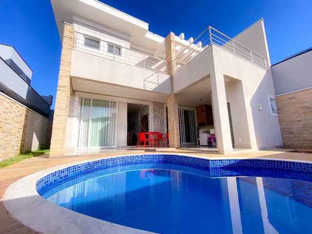 Imagem: Sobrado com Móveis Planejados e Piscina