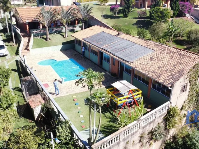 Imagem: Chácara com 6 Quartos e 8 banheiros à