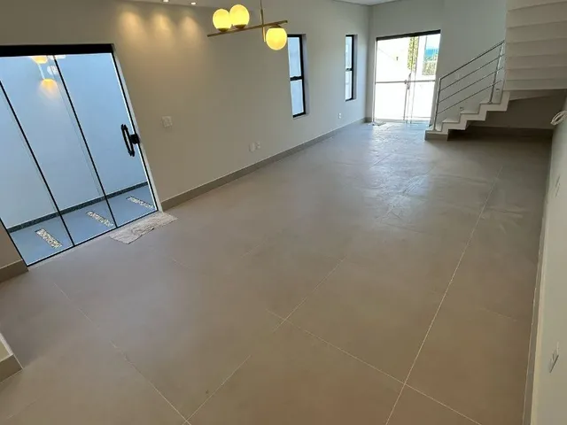 Imagem 2: Maravilhosa Casa Duplex à Venda em Guarapari-ES, Bairro Perocão: 3 Quartos, 3 Suítes
