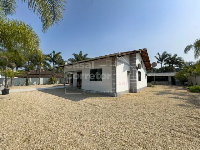 Imagem: LINDA CASA MUITO ESPAÇOSA DE 3 DORMITÓRIOS