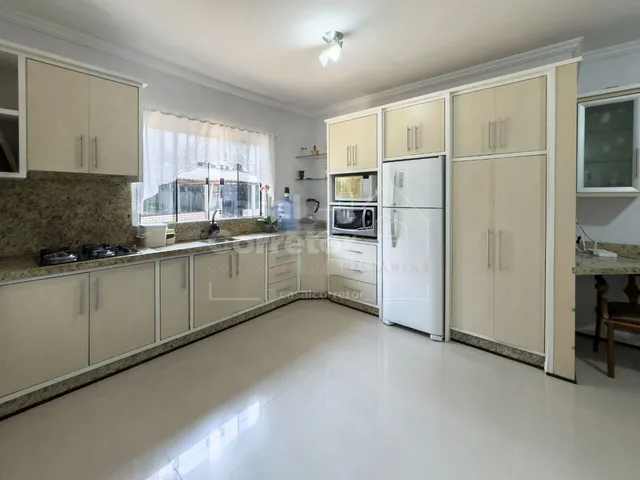 Imagem 13: LINDA CASA MUITO ESPAÇOSA DE 3 DORMITÓRIOS