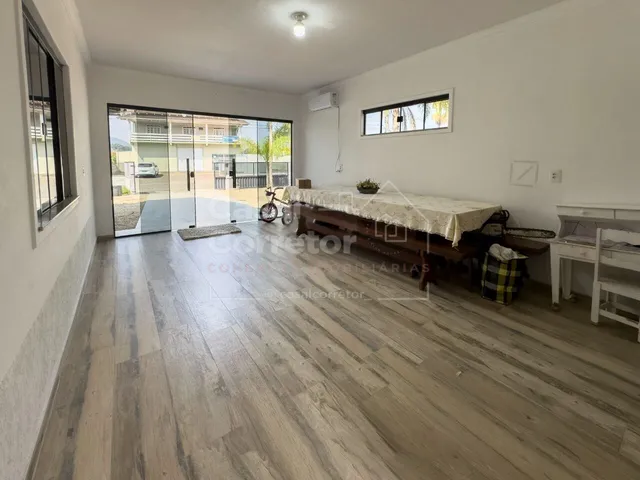 Imagem 14: LINDA CASA MUITO ESPAÇOSA DE 3 DORMITÓRIOS