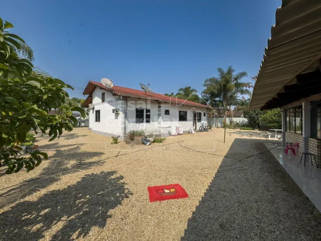 Imagem 10: LINDA CASA MUITO ESPAÇOSA DE 3 DORMITÓRIOS