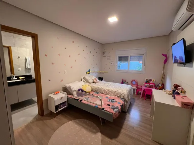 Imagem 4: Confortável Casa à venda em Gramado, completa, mobiliada e decorada. Abaixo do preço