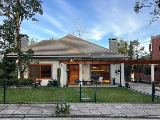 Imagem: Confortável Casa à venda em Gramado, completa