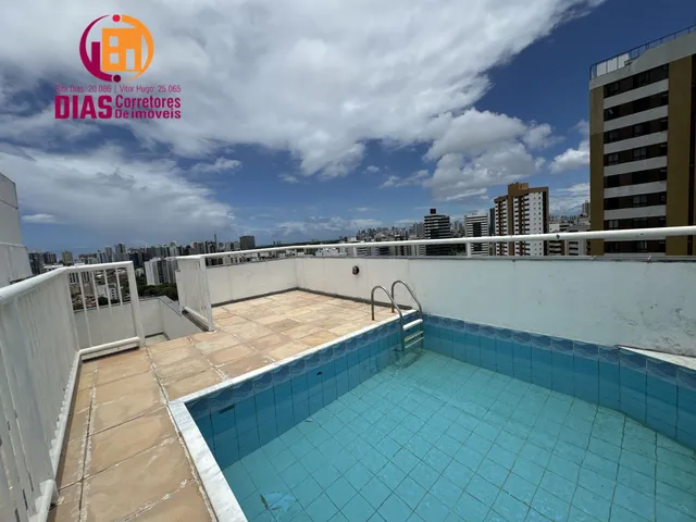 Imagem: A casa possui 4 Dormitórios, 1 Suíte, 4 Banheiros, 2