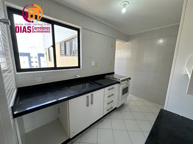 Imagem 3: Vendo Cobertura Duplex com piscina privativa e vista mar no Caminho das árvores com