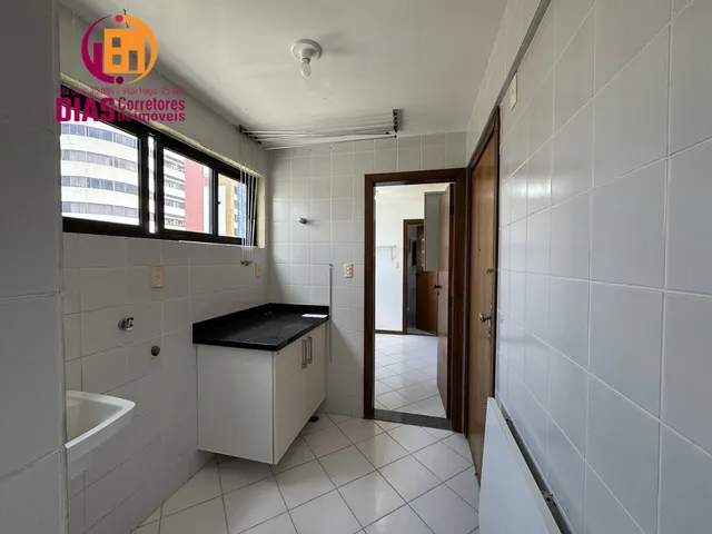 Imagem 14: Vendo Cobertura Duplex com piscina privativa e vista mar no Caminho das árvores com