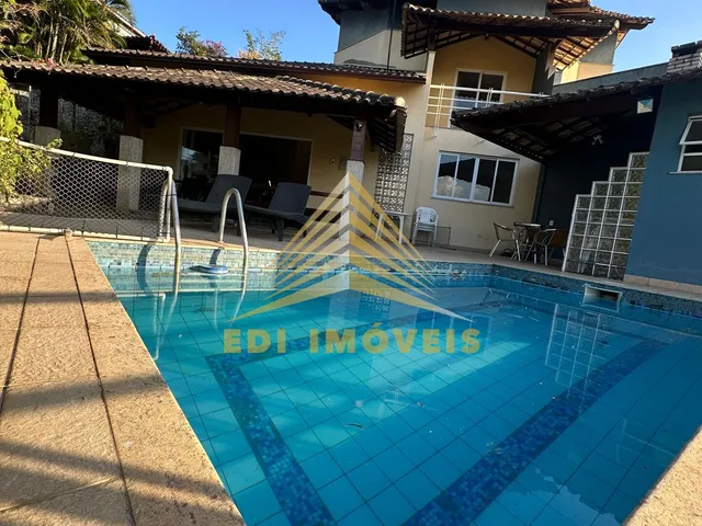 Imagem: A casa possui 4 Dormitórios, 2 Suítes, 5 Banheiros, 6