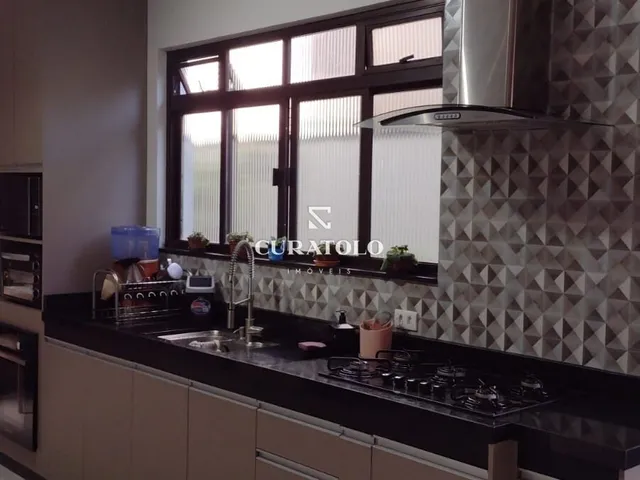 Imagem 10: Conheça este incrível sobrado à venda na Vila Zelina. Com 3 quartos/suítes, 6 vagas e