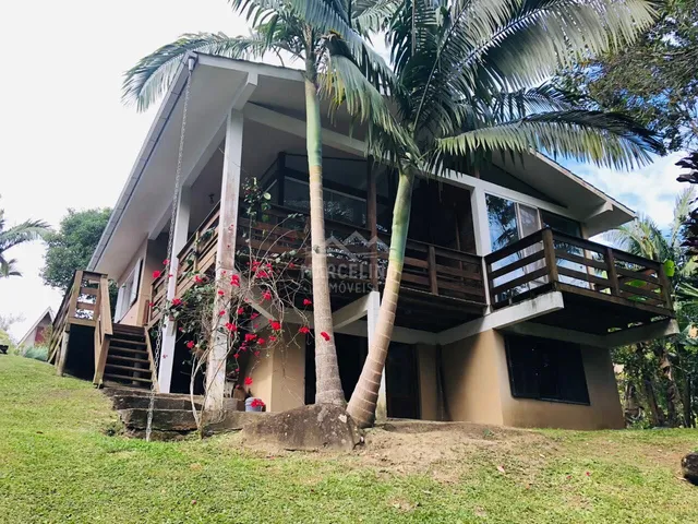 Imagem: A casa possui 2 Dormitórios, 1 Banheiro, 2 Vagas na