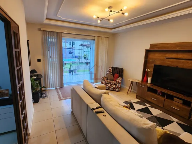 Imagem: A casa possui 3 Dormitórios, 1 Suíte, 3 Banheiros, 1 Vaga