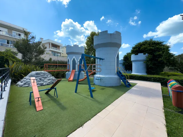 Imagem 14: Casa Mobiliada de Alto Padrão com 4 Quartos, 290 M² Privativos, 4 Vagas de Garagem, no