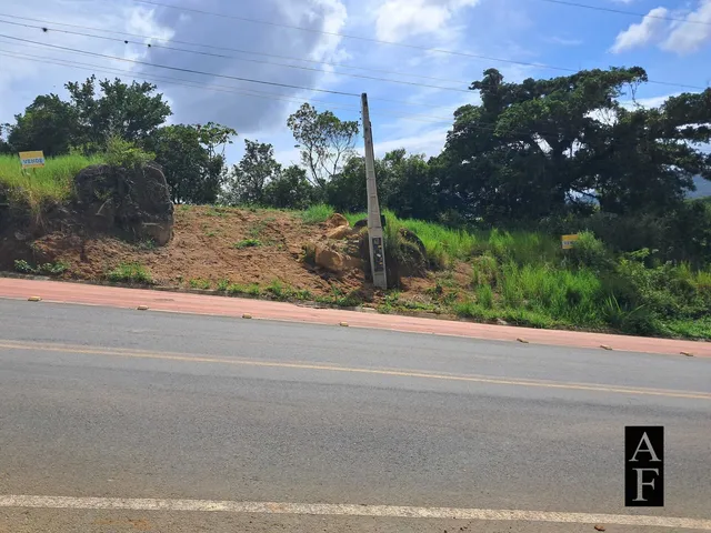 Imagem: O terreno possui 548m² de Área, Imóvel novo e está