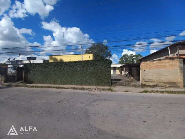 Imagem: Casa com Lote Plano de 363M² no Bairro