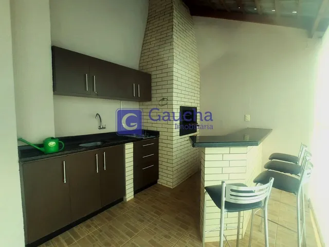 Imagem 3: Casa com Piscina Semi Mobiliada