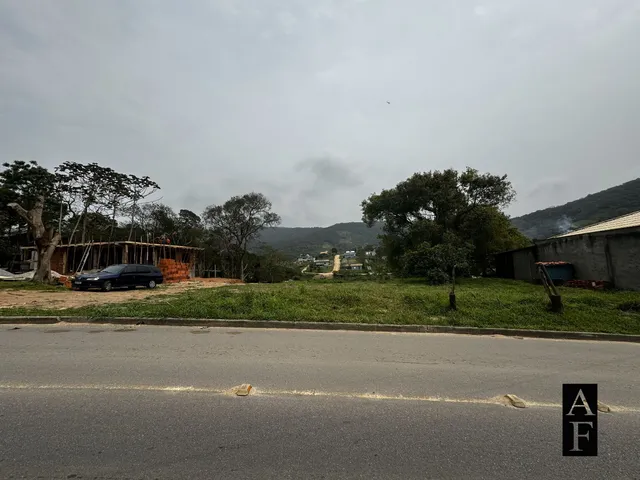 Imagem: O terreno possui 3.000m² de Área e está localizado em