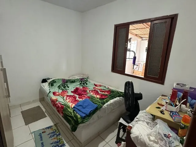 Imagem 6: Casa à Venda em Guarapari-ES: Residência Espaçosa no Bairro Perocão com 3 Quartos, 2
