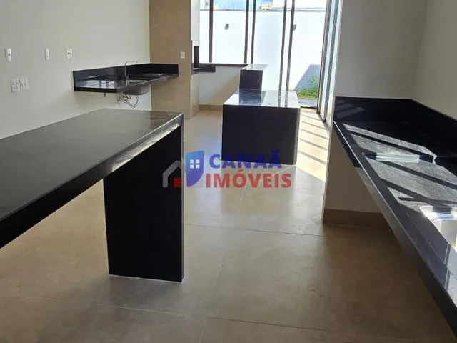 Imagem 2: Casa nova, 3 suites, Piscina aquecida - Condomínio Tamboré