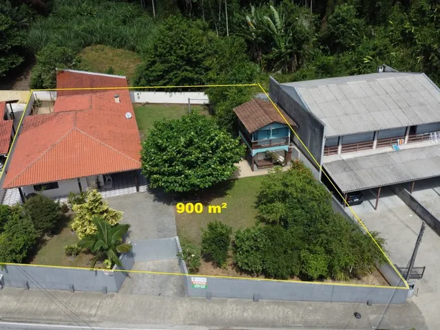 Imagem: Casa com amplo terreno