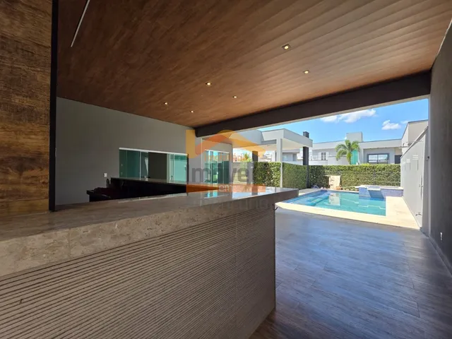 Imagem 10: Casa de Luxo em Condomínio: 3 Quartos, 3 Suítes, 2 Salas, 4 Banheiros, 4 Vagas Na