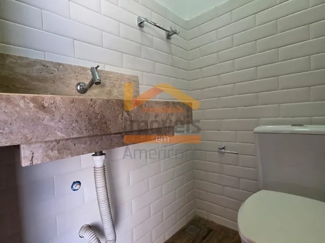 Imagem 4: Casa de Luxo em Condomínio: 3 Quartos, 3 Suítes, 2 Salas, 4 Banheiros, 4 Vagas Na