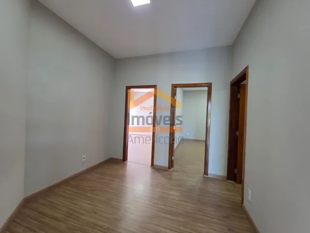 Imagem 16: Casa de Luxo em Condomínio: 3 Quartos, 3 Suítes, 2 Salas, 4 Banheiros, 4 Vagas Na