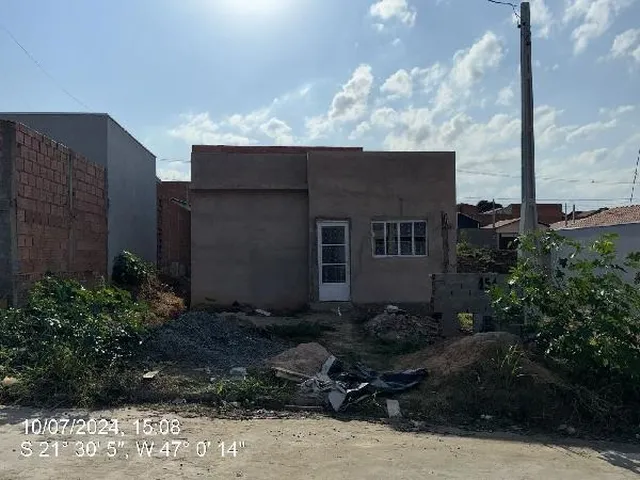 Imagem: A casa possui 2 Dormitórios, 1 Banheiro, 1 Vaga na