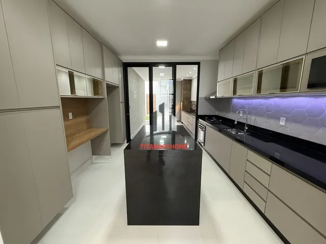 Imagem 13: Casa 3 dorm sendo uma suite cozinha com planejados e eletros no Jardim do Jatoba