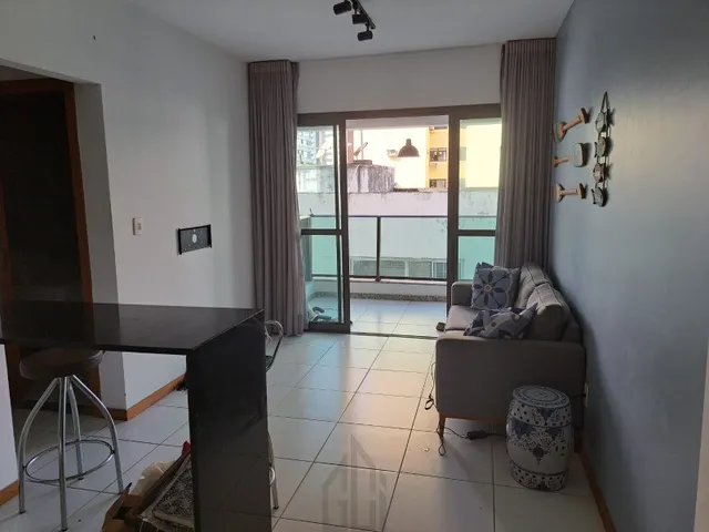 Imagem 6: Apartamento com 1/4 nascente total, varanda, mobiliado, medindo 43 m² no terceiro andar