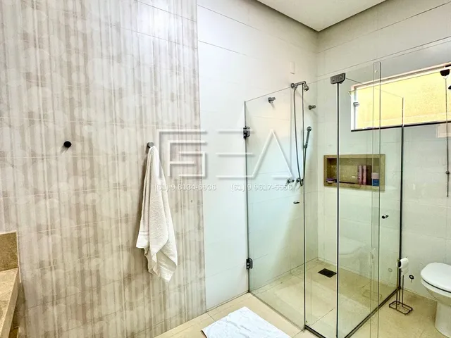 Imagem 9: CASA COM 5 SUÍTES À VENDA EM LOCALIZAÇÃO PRIVILEGIADA!