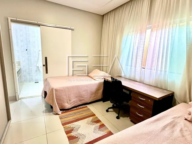 Imagem 3: CASA COM 5 SUÍTES À VENDA EM LOCALIZAÇÃO PRIVILEGIADA!