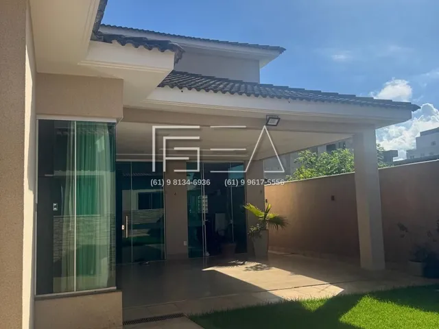 Imagem 2: CASA COM 5 SUÍTES À VENDA EM LOCALIZAÇÃO PRIVILEGIADA!