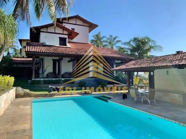 Imagem: A casa possui 5 Dormitórios, 3 Suítes, 8 Banheiros, 6