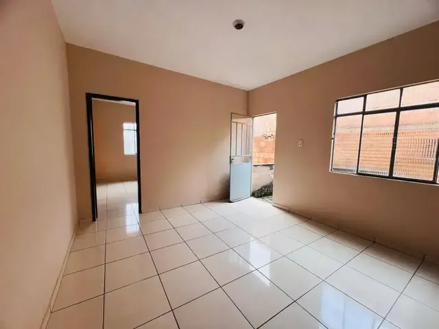 Imagem 3: Casa Superior com 2 Quartos e Garagem para Locação no Boa Vista - Próxima À Igreja