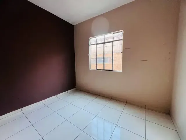 Imagem 2: Casa Superior com 2 Quartos e Garagem para Locação no Boa Vista - Próxima À Igreja