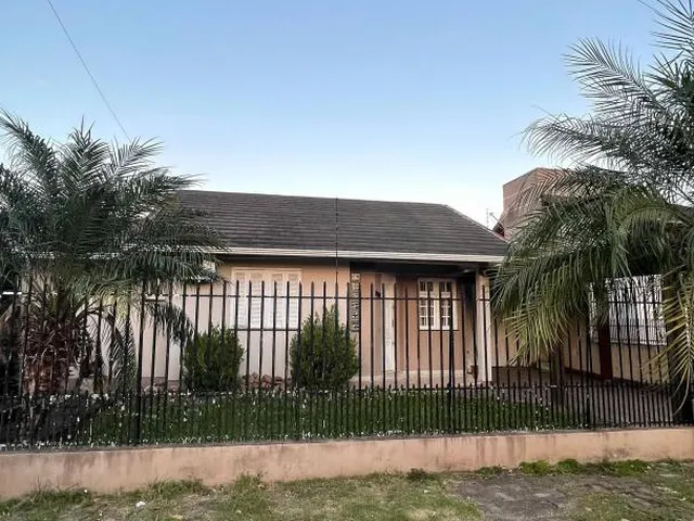 Imagem: Casa com Piscina no Centro de Ararica