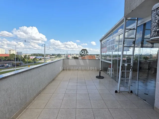 Imagem 5: Residência Ampla e Versátil – Ideal para Moradia ou Comércio no Bairro Bacacheri