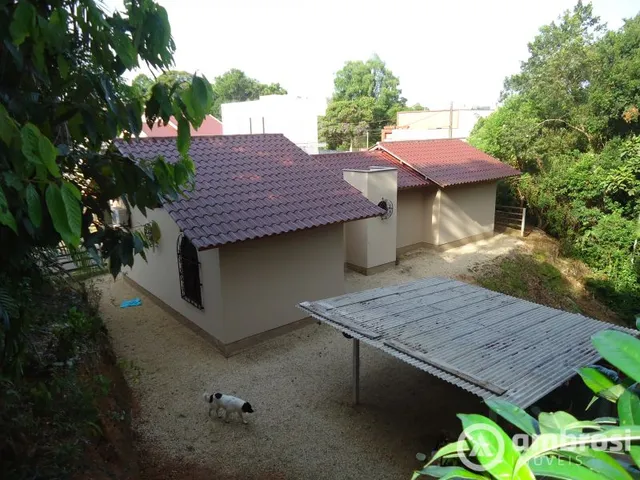 Imagem 6: Casa em excelente localização - Rua sem saída