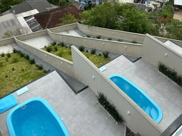 Imagem 3: Casa Alto Padrão à Venda - Triplex com Piscina